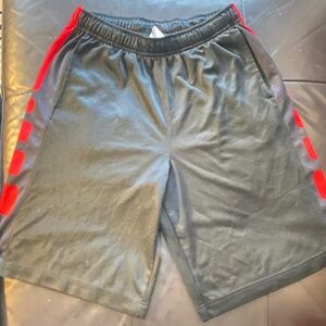 Boys black and red Nike Elite shorts size XL in Kid’s